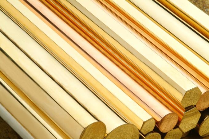 99,9% la pureté a adapté les barres aux besoins du client de cuivre droites/Rod C11000 C10200 2